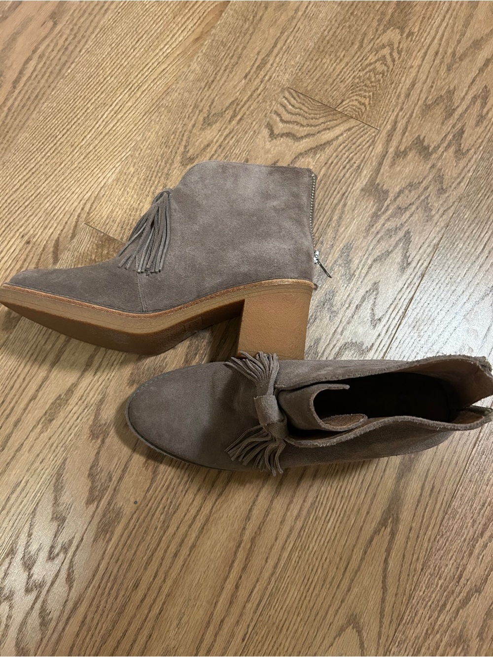 Uggs bootie Women's Suede Tassel Ankle Boots in Taupe size 9.5